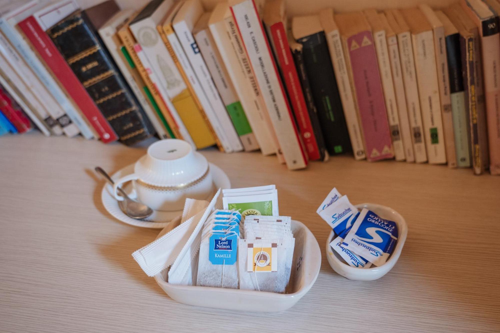 Bed And Books Bed & Breakfast คาตาเนีย ภายนอก รูปภาพ