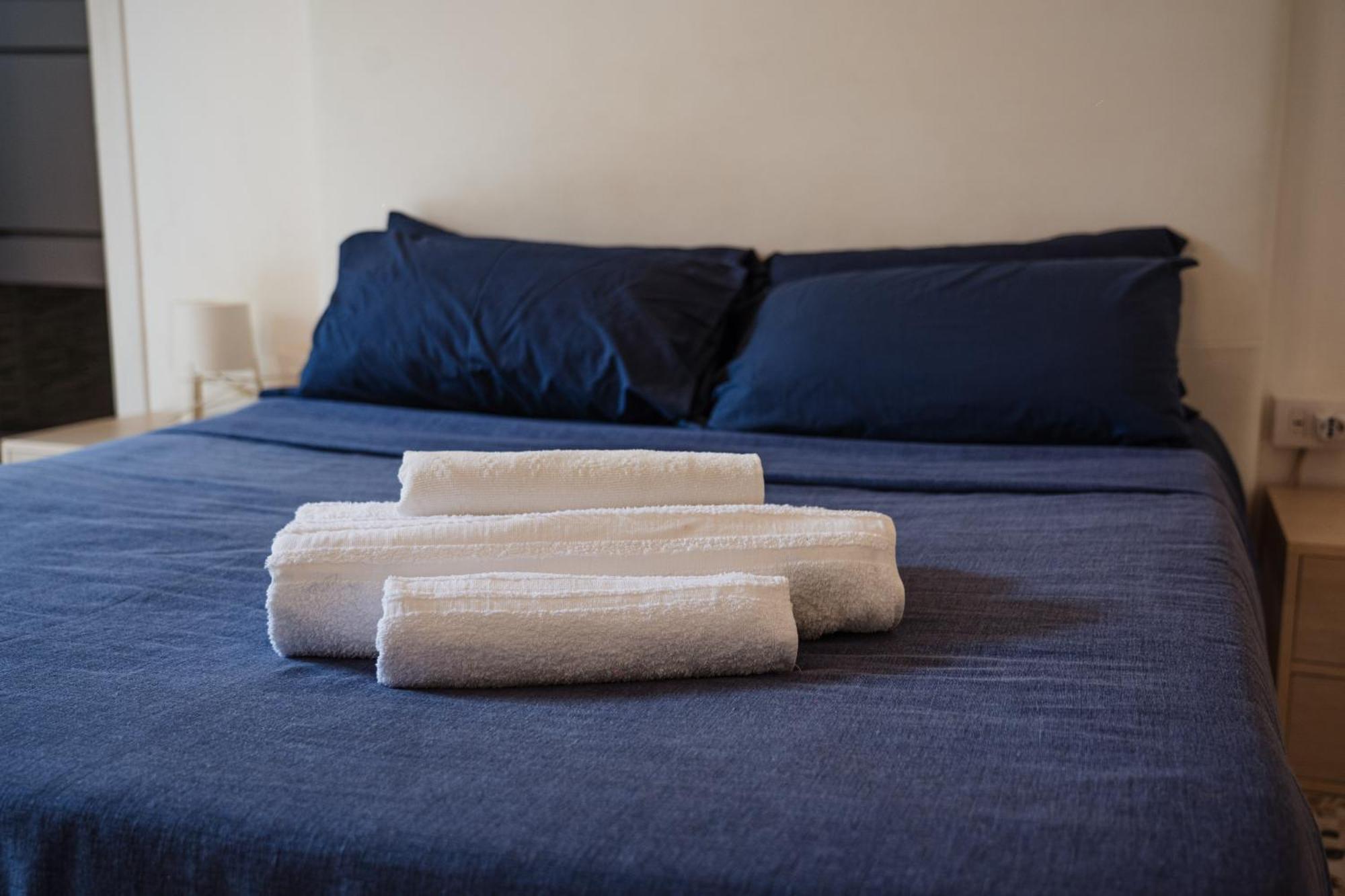 Bed And Books Bed & Breakfast คาตาเนีย ภายนอก รูปภาพ